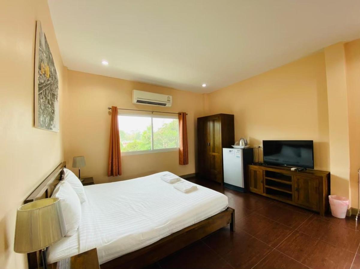 Baan Suan Khun Yaiy Hotell Ban Wang Takhrai Eksteriør bilde